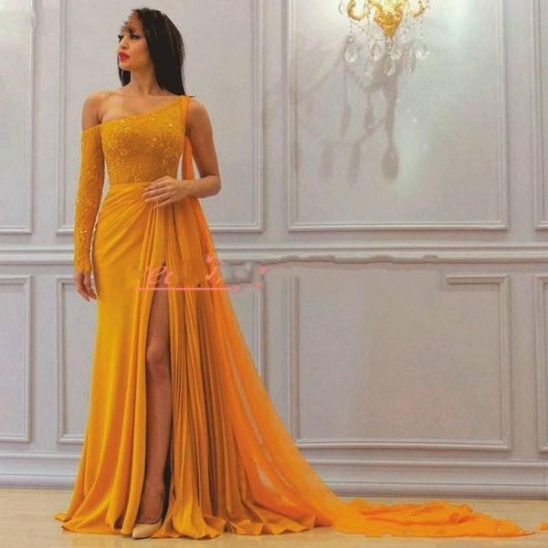 yellow evening dresses long sleeve lace one shoulder celebrity pageant party gowns plus size formal split prom dress, Black;red
yellow evening dresses long sleeve lace one shoulder celebrity pageant party gowns plus size formal split prom dress, Black;red