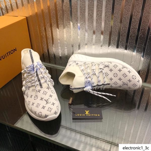 2019sw spring and autumn men s casual sports shoes high-belt travel sneakers, with micro-standard, with the original box fast delivery
2019sw spring and autumn men s casual sports shoes high-belt travel sneakers, with micro-standard, with the original box fast delivery