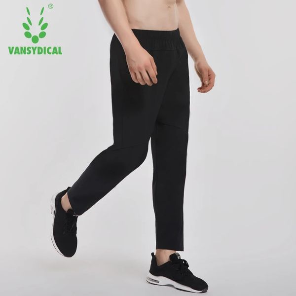 men's sports running pants loose breathable fitness training jogging sweatpants outdoor basketball football trousers, Black;blue
men's sports running pants loose breathable fitness training jogging sweatpants outdoor basketball football trousers, Black;blue