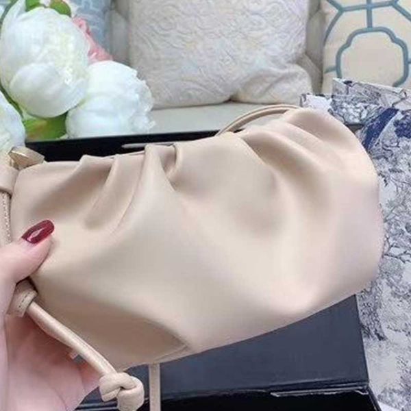 crossbody handbags women samll oblique shoulder bag shopper bag fashion pouch popular lady hand bags fast shipping
crossbody handbags women samll oblique shoulder bag shopper bag fashion pouch popular lady hand bags fast shipping