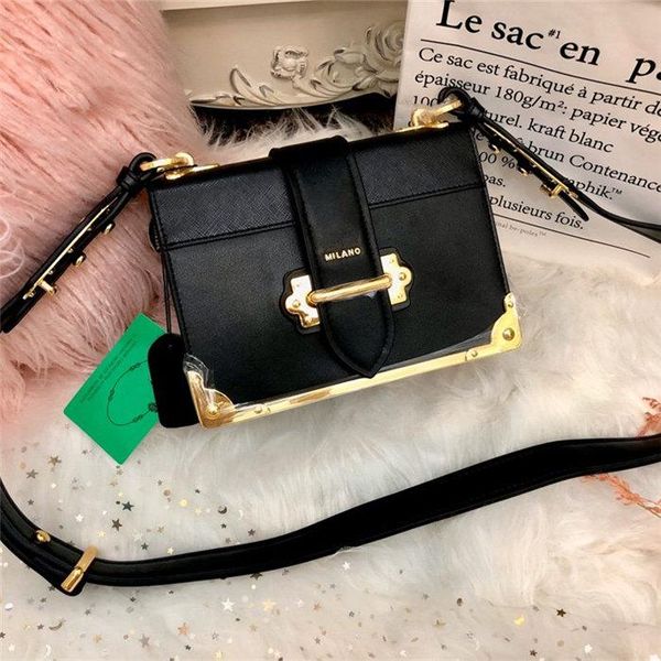 women fashion designer shoulder bag luxury women messenger bag crossbody box bag hardware edge size 20 * 14.5 * 8.5cm
women fashion designer shoulder bag luxury women messenger bag crossbody box bag hardware edge size 20 * 14.5 * 8.5cm