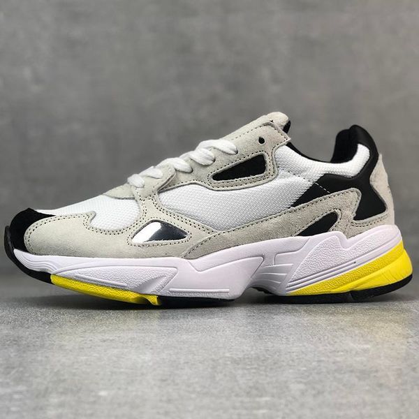2020 new designer dad shoes fashion luxury casual chaussures for women men triple white core black neon pink originals
2020 new designer dad shoes fashion luxury casual chaussures for women men triple white core black neon pink originals