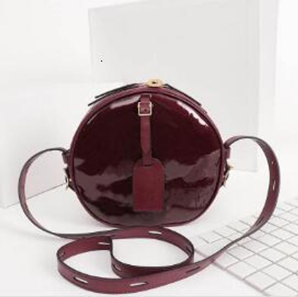 b newset classic flowers patent leather letters wristlet round cakes banquet shoulder bags handbag women purse clutch crossbody bag
b newset classic flowers patent leather letters wristlet round cakes banquet shoulder bags handbag women purse clutch crossbody bag