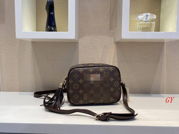 2020 новая мода унисекс дизайнерская сумка женская марка crossbody мужская роскошная сумка клетчатый узор базовый классический открытый 2062
2020 новая мода унисекс дизайнерская сумка женская марка crossbody мужская роскошная сумка клетчатый узор базовый классический открытый 2062