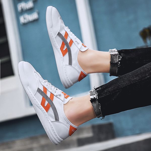 2020 men's casual shoes breathable sneakers male lightweight man shoes for four season new solid fashion light up sneakers, Black
2020 men's casual shoes breathable sneakers male lightweight man shoes for four season new solid fashion light up sneakers, Black