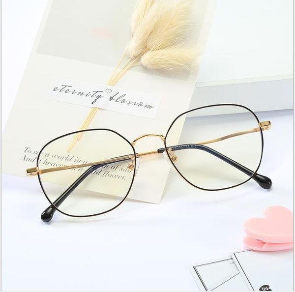 new metal spectacle frame men's retro spectacle frame kick-off anti-blue glasses, White;black
new metal spectacle frame men's retro spectacle frame kick-off anti-blue glasses, White;black