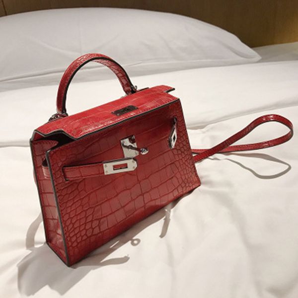 Pink sugao designer women handbags 2018 new fashion crossbody handbags retro luxury clutch bag Lock handbag lesuire shoulder handbag 3 color
Pink sugao designer women handbags 2018 new fashion crossbody handbags retro luxury clutch bag Lock handbag lesuire shoulder handbag 3 color