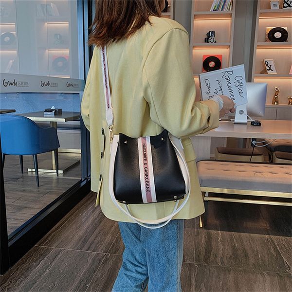 women small square bag wild casual messenger handbag shoulder bag retro bucket bags capacity casual shoulder messenger handbag
women small square bag wild casual messenger handbag shoulder bag retro bucket bags capacity casual shoulder messenger handbag