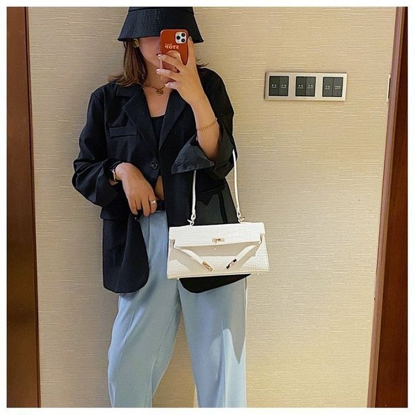 2020 new women's shoulder bag korean fashion ladies messenger bag casual wild shoulder
2020 new women's shoulder bag korean fashion ladies messenger bag casual wild shoulder