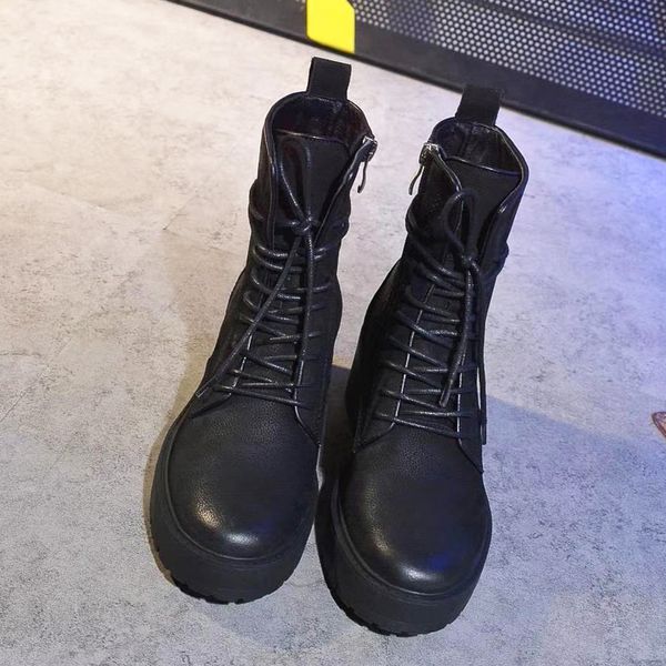 2019 new women black boots lace up fashion wild locomotive boot size us5-8.5 original packaging
2019 new women black boots lace up fashion wild locomotive boot size us5-8.5 original packaging