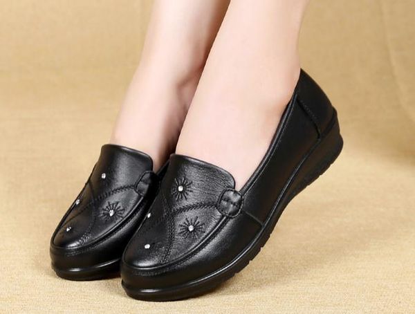 2019 women's shoes in spring and autumn with new style slope heel round head mother shoes @w108, Black
2019 women's shoes in spring and autumn with new style slope heel round head mother shoes @w108, Black