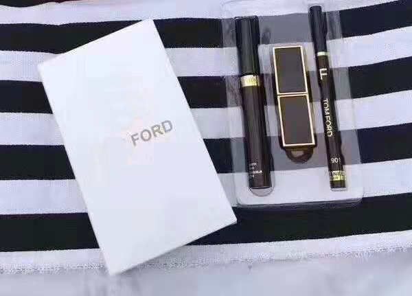 Famous makeup set tom NEW Brand Makeup Mascara+lip stick+eyeliner makeup set 1set=3pcs gift box free shiping
Famous makeup set tom NEW Brand Makeup Mascara+lip stick+eyeliner makeup set 1set=3pcs gift box free shiping