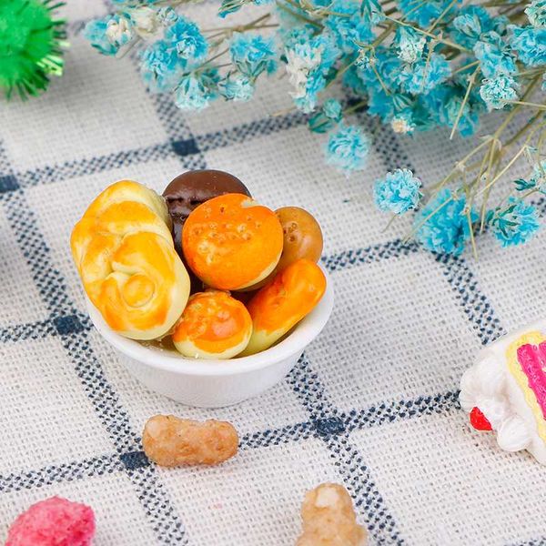 1:12 dollhouse miniature tool bread toast dog with basket dining room bakery pastry kitchen decoration pretend play toy
1:12 dollhouse miniature tool bread toast dog with basket dining room bakery pastry kitchen decoration pretend play toy