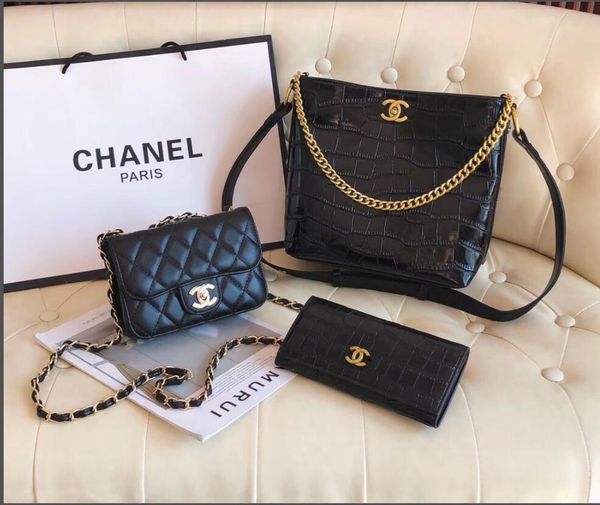 2020 new ladies handbag three-piece brand fashion handbag backpack messenger bag shoulder bag
2020 new ladies handbag three-piece brand fashion handbag backpack messenger bag shoulder bag