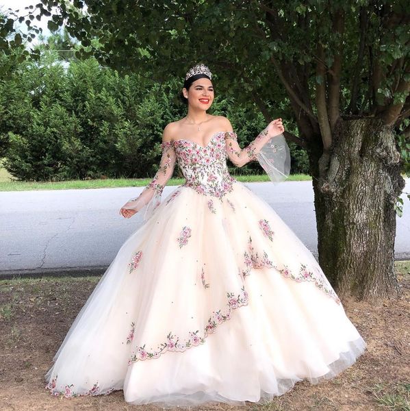 graceful embroidery ball gown quinceanera dresses off the shoulder neck beaded prom gowns long sleeves sweep train tulle sweet 15 dress, Blue;red
graceful embroidery ball gown quinceanera dresses off the shoulder neck beaded prom gowns long sleeves sweep train tulle sweet 15 dress, Blue;red