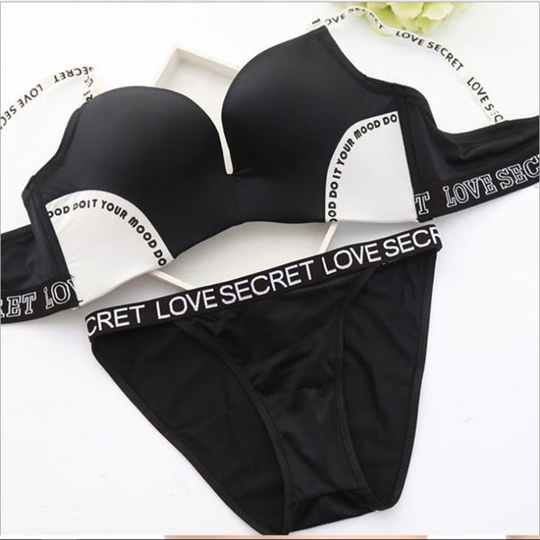 new fashion women underwear set push up letter shoulder fitness bra set wireless sportswear bra and panties sets, Red;black
new fashion women underwear set push up letter shoulder fitness bra set wireless sportswear bra and panties sets, Red;black