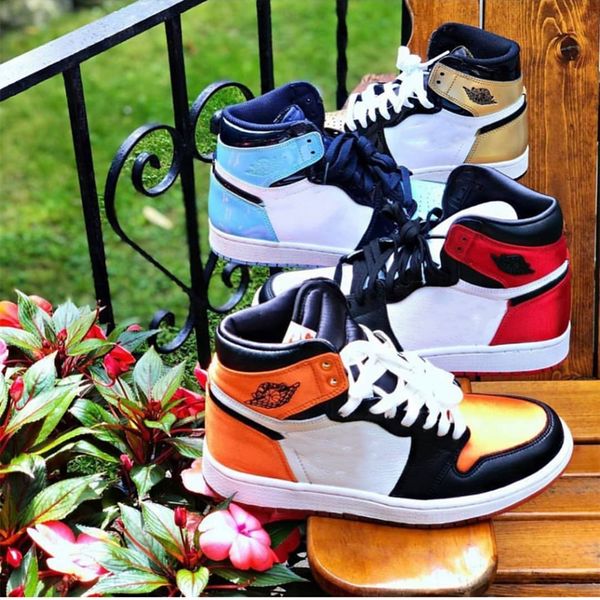 fashion designer mens trainers mens 1 high og banned bred toe shadow gold athletics sneakers basketball shoes 40-47
fashion designer mens trainers mens 1 high og banned bred toe shadow gold athletics sneakers basketball shoes 40-47