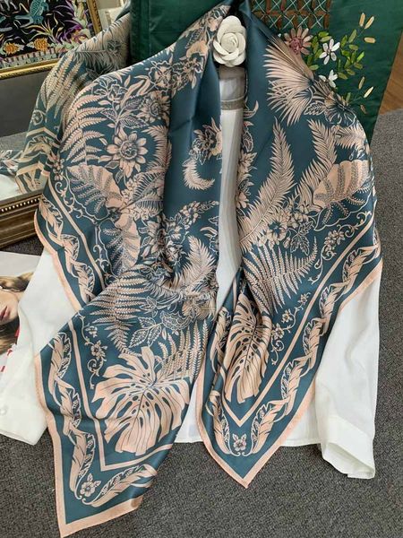 luxury- designer scarves 105*105cm square scarfs and shawls wraps hijabs pashmina brand vintage muffler winter thick neck warme, Blue;gray
luxury- designer scarves 105*105cm square scarfs and shawls wraps hijabs pashmina brand vintage muffler winter thick neck warme, Blue;gray
