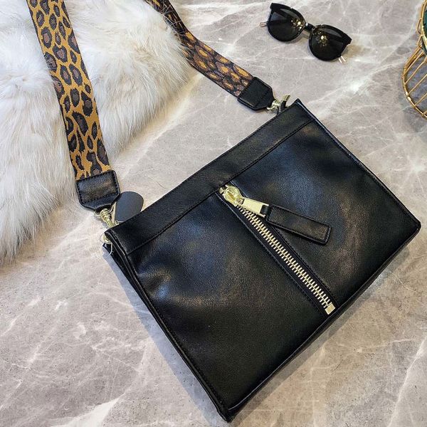 womens handbag shoulder bag fashion croosbody wallet card bag document bag fashion trend retro brand designer upscale real leather bags
womens handbag shoulder bag fashion croosbody wallet card bag document bag fashion trend retro brand designer upscale real leather bags
