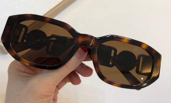 4361 sunglasses for men and women fashion full frame uv400 uv protection lens steampunk summer square style comw with package quality, White;black
4361 sunglasses for men and women fashion full frame uv400 uv protection lens steampunk summer square style comw with package quality, White;black