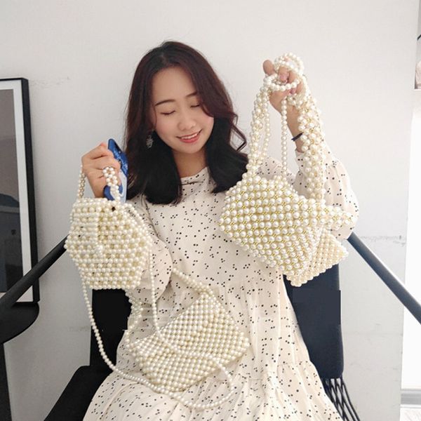 handmade women pearl bags designer beaded shoulder bags charm white pearls crossbody bag luxury evening clutch purse lady 2019
handmade women pearl bags designer beaded shoulder bags charm white pearls crossbody bag luxury evening clutch purse lady 2019