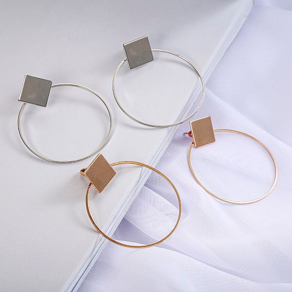 e0130 fashion drop earrings for women gold/silver color temperament round earrings long female
e0130 fashion drop earrings for women gold/silver color temperament round earrings long female