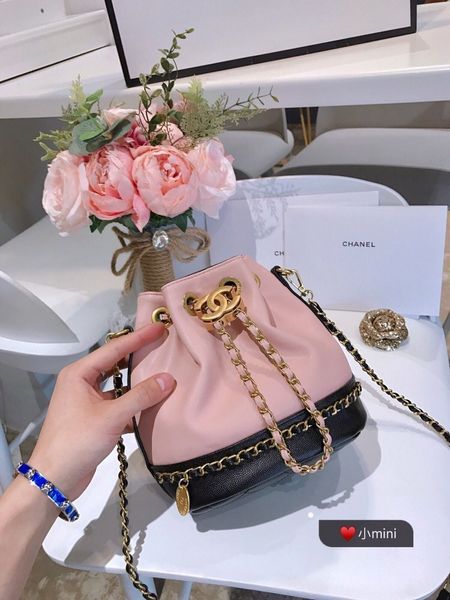Women's Shoulder Bag Premium Embroidered Backpack Imported Leather Trimming Original Hot Stamping Logo Super Hot Bag
Women's Shoulder Bag Premium Embroidered Backpack Imported Leather Trimming Original Hot Stamping Logo Super Hot Bag
