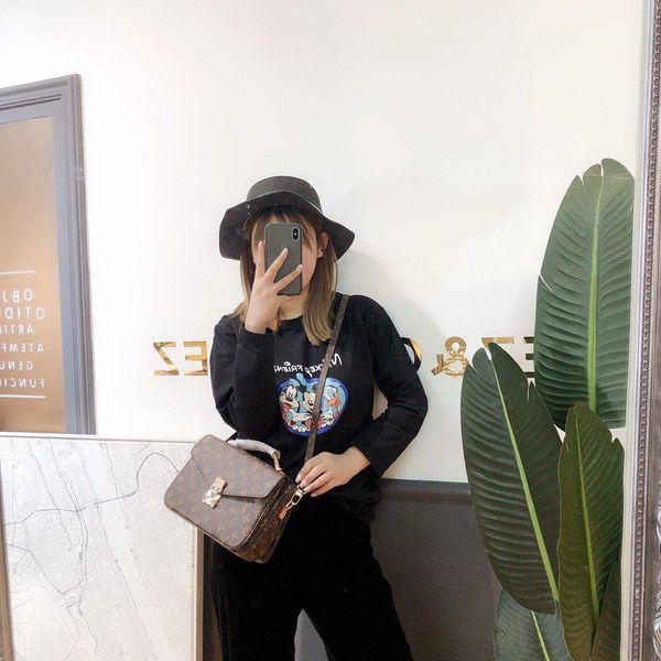 2020 high-quality international luxury designer custom fashion shoulder bag high-end classic crossbody handbag6341
2020 high-quality international luxury designer custom fashion shoulder bag high-end classic crossbody handbag6341