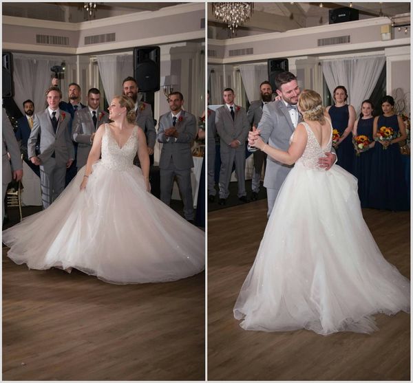 modest plus size v neck sleeveless backless a line wedding dresses lace applique sequins wedding gowns sweep train robe de mariée, White
modest plus size v neck sleeveless backless a line wedding dresses lace applique sequins wedding gowns sweep train robe de mariée, White