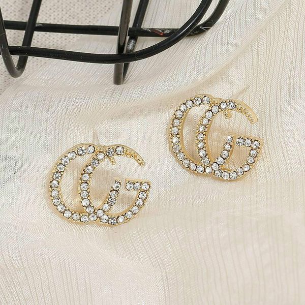 2020 new letter women earrings with rhinestone fashion girls party earrings delicate alloy earrings for ladies jewelry
2020 new letter women earrings with rhinestone fashion girls party earrings delicate alloy earrings for ladies jewelry