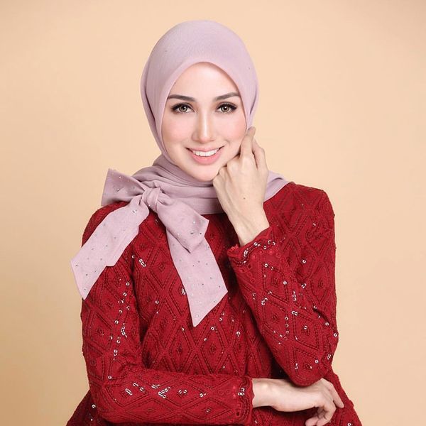 2019 bow chiffon solid muslim scarf square drill ready to wear hijab instant shawl elegant lady wrap head scarves islam foulard, Red
2019 bow chiffon solid muslim scarf square drill ready to wear hijab instant shawl elegant lady wrap head scarves islam foulard, Red