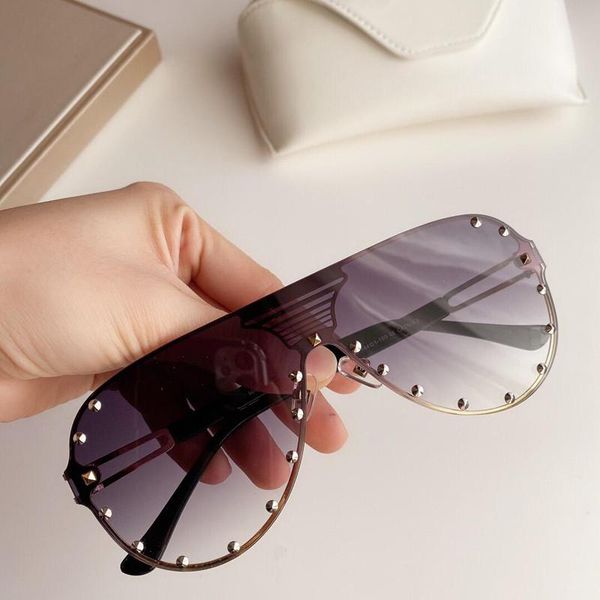 popular new brand sunglasses designer 4613 retro generous frame glasses trend avant-garde style eyewear lens laser uv400 protection with box, White;black
popular new brand sunglasses designer 4613 retro generous frame glasses trend avant-garde style eyewear lens laser uv400 protection with box, White;black