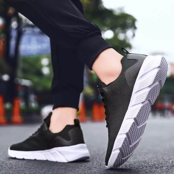 with socks fashion luxury running shoes for men women triple black breathable mens trainer outdoor designer sports sneakers, White;red
with socks fashion luxury running shoes for men women triple black breathable mens trainer outdoor designer sports sneakers, White;red