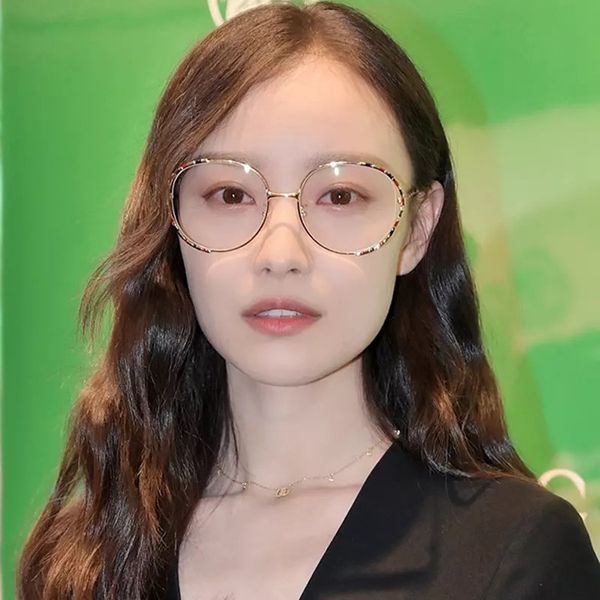 2020 star-style g0596oa round metal hollow glasses frame 58-19-135 for women with exqusite colorful plating rim prescription fullset case, Black
2020 star-style g0596oa round metal hollow glasses frame 58-19-135 for women with exqusite colorful plating rim prescription fullset case, Black