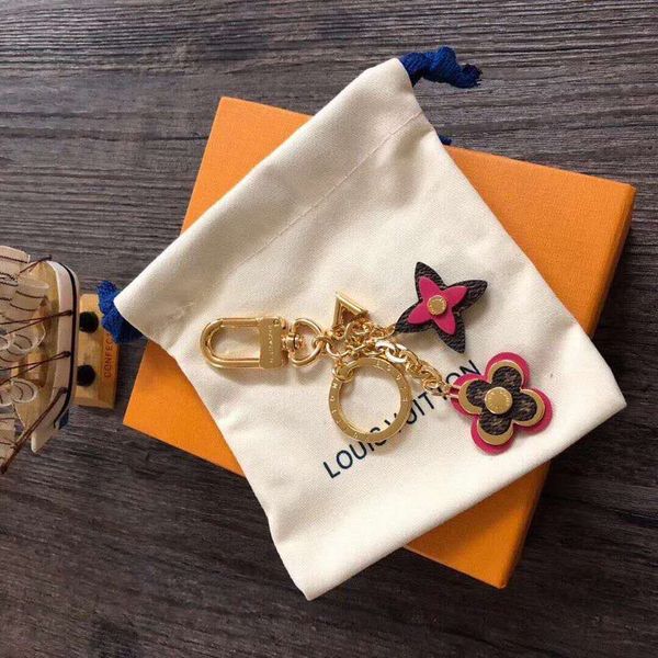luxury keychain fashion key chain brand leather key chain porte clef gift men women souvenirs car bag pendant keychains with box rt9, Silver
luxury keychain fashion key chain brand leather key chain porte clef gift men women souvenirs car bag pendant keychains with box rt9, Silver