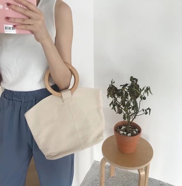2017 summer new big casual shopping women bags famous designer holiday handbags bamboo hand ring lining tote
2017 summer new big casual shopping women bags famous designer holiday handbags bamboo hand ring lining tote