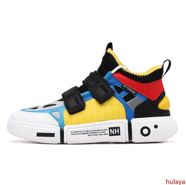 2020 fashion designer shoes triple s sneakers cool sole stitching wild sneakers three color men running outdoor shoes
2020 fashion designer shoes triple s sneakers cool sole stitching wild sneakers three color men running outdoor shoes