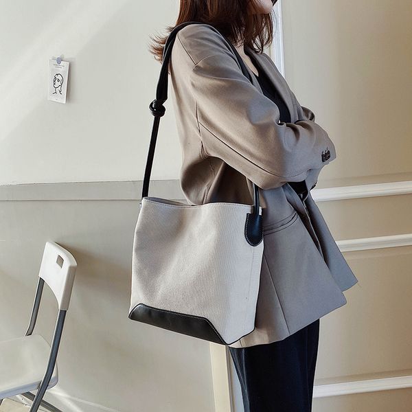 ins shoulder big bag women's 2020 new style korean-style canvas picture bucket bag women's fashion handbag
ins shoulder big bag women's 2020 new style korean-style canvas picture bucket bag women's fashion handbag