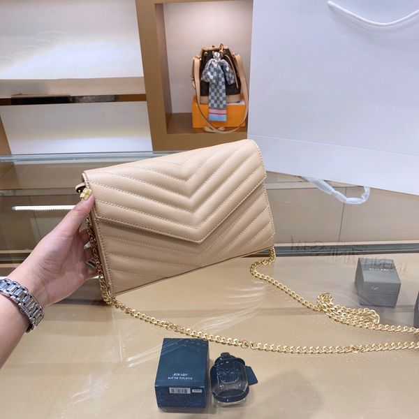 2020 3a classic wallet handbag crossbodybag ladies bags fashion clutch bag soft leather fold messenger bag fannypack with box wholesale
2020 3a classic wallet handbag crossbodybag ladies bags fashion clutch bag soft leather fold messenger bag fannypack with box wholesale