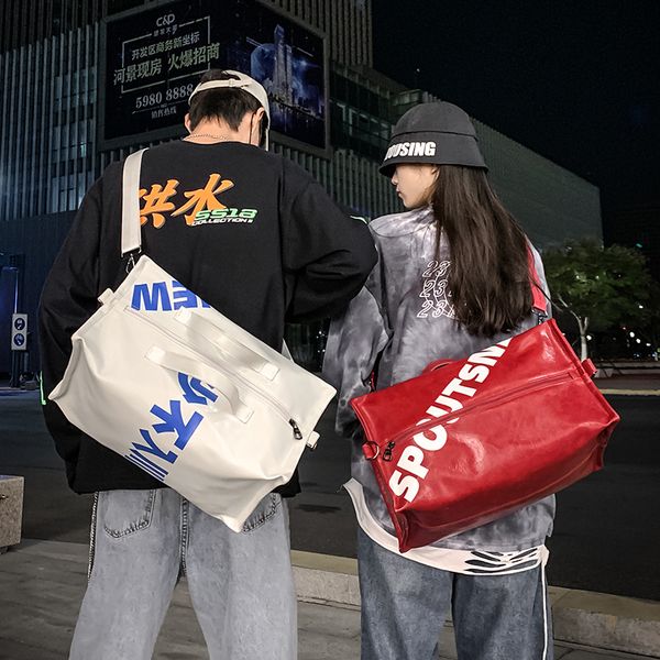 small fitness bag men and women sports bag short travel fashion lightweight hand luggage
small fitness bag men and women sports bag short travel fashion lightweight hand luggage