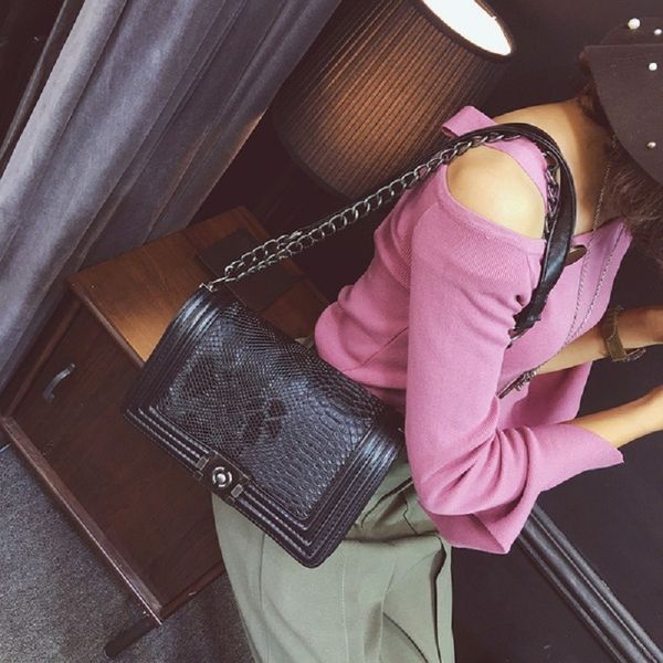 2020 new female bag new snake pattern lock shoulder bag chain crocodile pattern small fragrance female ladies handbag
2020 new female bag new snake pattern lock shoulder bag chain crocodile pattern small fragrance female ladies handbag