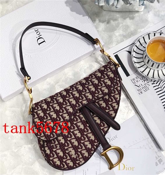 Boli h rivet women bag fa hion metal bag punk mini cro body bag women me enger bag big enough for iphone 6
Boli h rivet women bag fa hion metal bag punk mini cro body bag women me enger bag big enough for iphone 6