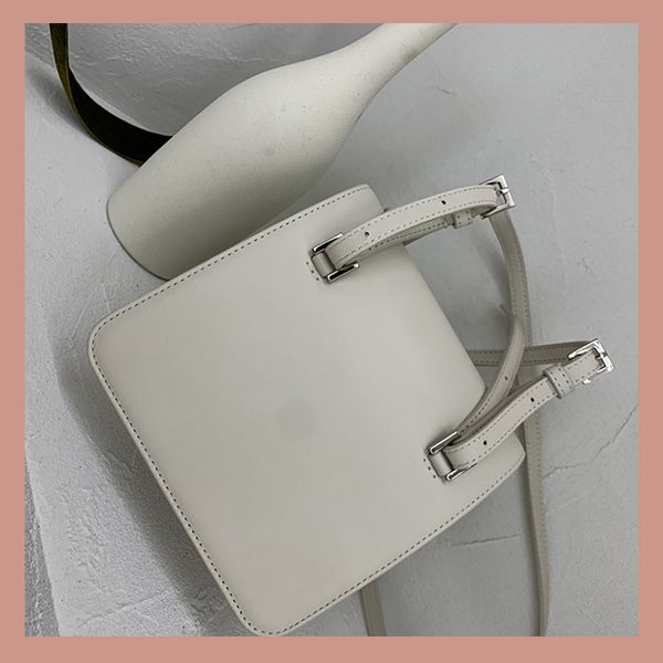 новые полки снято минус 30 кожа organ пакет сумка fried кинг-стиль западный стиль малый квадрат сумки на ремне сумки женщин
новые полки снято минус 30 кожа organ пакет сумка fried кинг-стиль западный стиль малый квадрат сумки на ремне сумки женщин