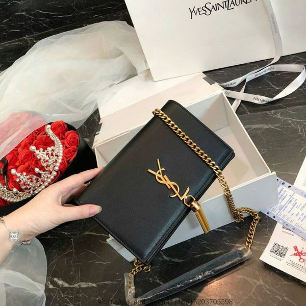 Фирменная сумка-мессенджер Fashion с наклонным плечом Европа и звезда США любимый бестселлер маленький
Фирменная сумка-мессенджер Fashion с наклонным плечом Европа и звезда США любимый бестселлер маленький