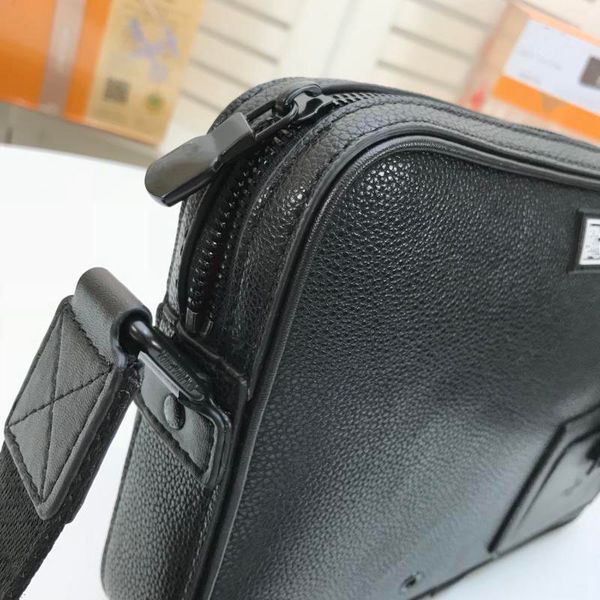 2020 2019 men's simple and comfortable backpack, suitable for daily schoolbags, classic fashion mailbags. one shoulder bag. handbag
2020 2019 men's simple and comfortable backpack, suitable for daily schoolbags, classic fashion mailbags. one shoulder bag. handbag