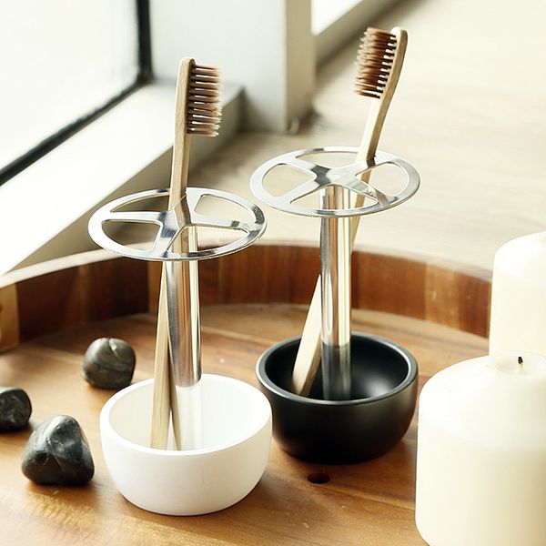 304 stainless steel bathroom rack toothbrush holder, makeup brush holder creative toothbrush bucket couple toothbrush holder
304 stainless steel bathroom rack toothbrush holder, makeup brush holder creative toothbrush bucket couple toothbrush holder