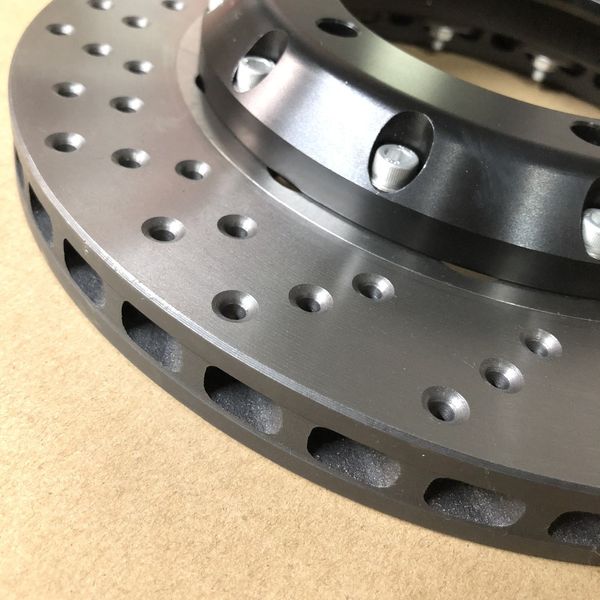jekit 330*28mm drilled disc with center cap hole 61mm pcd 4*100 
jekit 330*28mm drilled disc with center cap hole 61mm pcd 4*100
