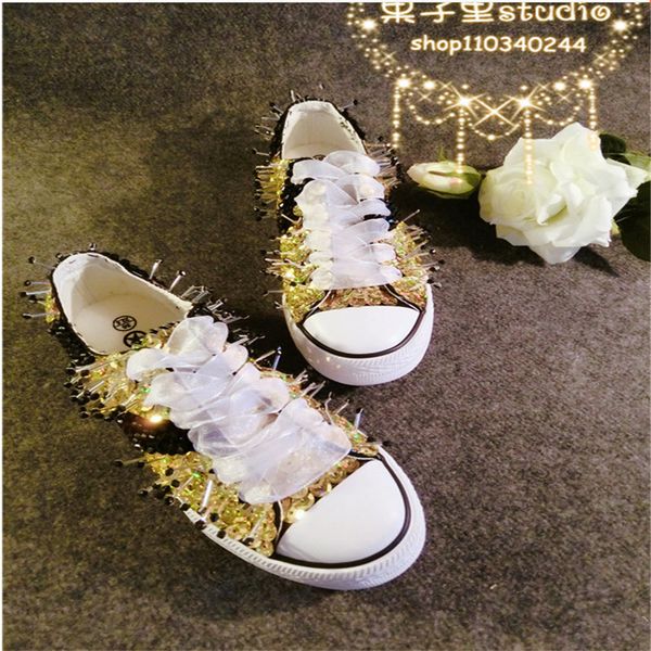 new european station flat-bottom sequins tide brand canvas shoes three-dimensional beaded gold super cool sports shoes, Black
new european station flat-bottom sequins tide brand canvas shoes three-dimensional beaded gold super cool sports shoes, Black
