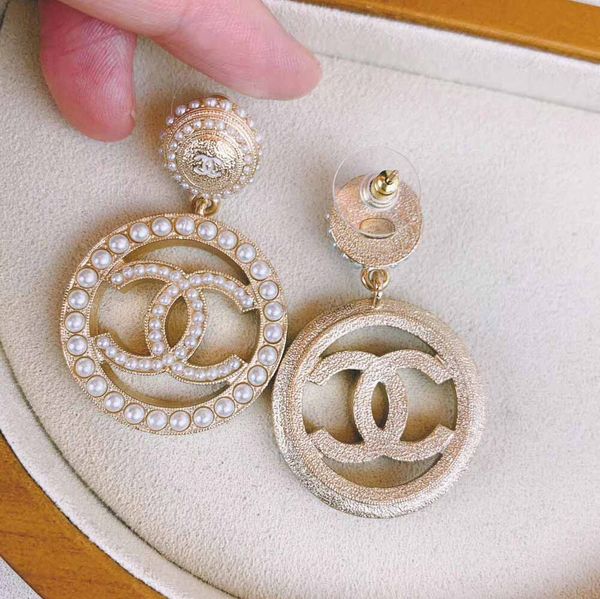 luxury quality drop earring with pearl and hollow shape for women wedding earrings fashion jewlery gift ps5621
luxury quality drop earring with pearl and hollow shape for women wedding earrings fashion jewlery gift ps5621