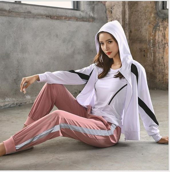 yoga suit four-piece female fitness suit sweat absorption quick-drying outdoor sports fitness, White;black
yoga suit four-piece female fitness suit sweat absorption quick-drying outdoor sports fitness, White;black